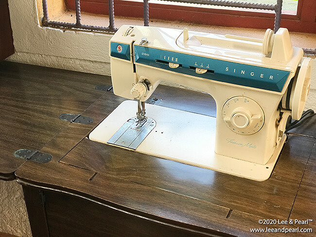 We’ve got a newsletter treat this week! Join Lee in JAMAICA as she goes fabric shopping in Ocho Rios and finds sewing machines — and beautiful dolls — in the mountains at the Bob Marley birthplace museum.