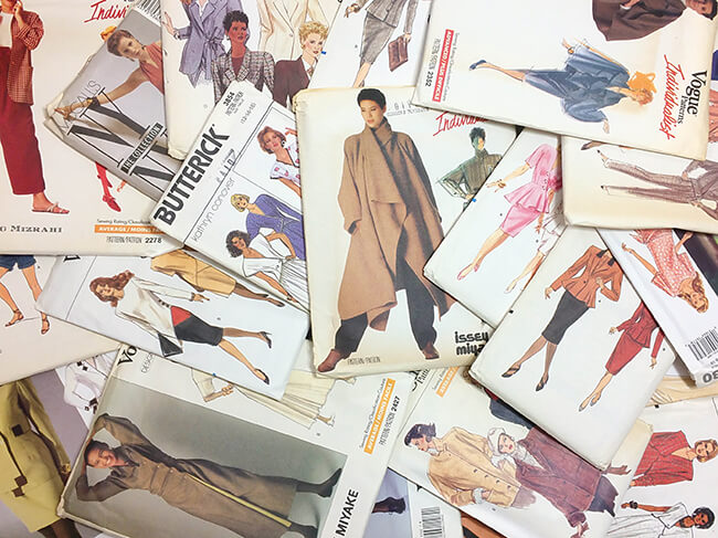 This week, Lee & Pearl pattern maker Pearl went to a local estate sale and came back to the workroom with TWENTY SEVEN HUNDRED vintage patterns — and a car load full of beautiful fabrics as well! Stay tuned as we sort through this amazing collection from a truly stylish retired seamstress, and prepare to share its glories with our friends on Etsy!