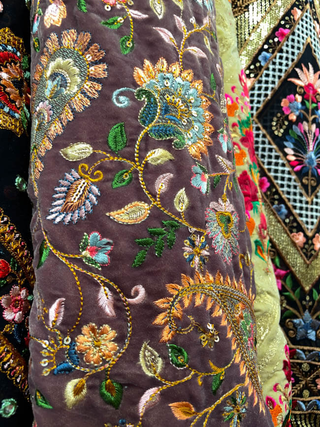 Lee & Pearl Went to ISRAEL — Part One. Join us as we explore Tel Aviv's history, architecture and amazing shopping — including the Old Jaffa flea market, Carmel Market, Levinksy Market, HaTikva Market, the weird and wonderful Dizengoff Center and the Nahalat Binyamin Street textile district, where we purchased fabulous fabric! Stay tuned next week as we venture out of Tel Aviv to Caesarea, Haifa and of course – Jerusalem.
