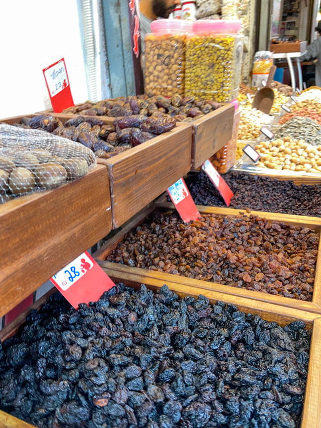 Lee & Pearl Went to ISRAEL — Part One. Join us as we explore Tel Aviv's history, architecture and amazing shopping — including the Old Jaffa flea market, Carmel Market, Levinksy Market, HaTikva Market, the weird and wonderful Dizengoff Center and the Nahalat Binyamin Street textile district, where we purchased fabulous fabric! Stay tuned next week as we venture out of Tel Aviv to Caesarea, Haifa and of course – Jerusalem.