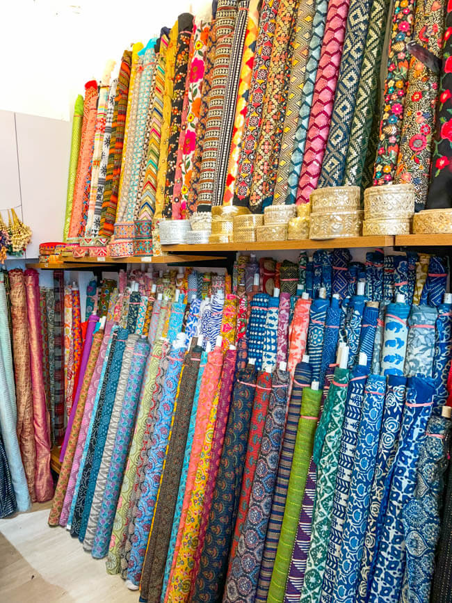 Lee & Pearl Went to ISRAEL — Part One. Join us as we explore Tel Aviv's history, architecture and amazing shopping — including the Old Jaffa flea market, Carmel Market, Levinksy Market, HaTikva Market, the weird and wonderful Dizengoff Center and the Nahalat Binyamin Street textile district, where we purchased fabulous fabric! Stay tuned next week as we venture out of Tel Aviv to Caesarea, Haifa and of course – Jerusalem.