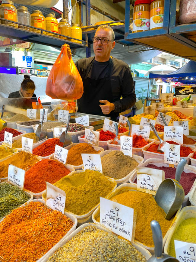 Lee & Pearl Went to ISRAEL — Part One. Join us as we explore Tel Aviv's history, architecture and amazing shopping — including the Old Jaffa flea market, Carmel Market, Levinksy Market, HaTikva Market, the weird and wonderful Dizengoff Center and the Nahalat Binyamin Street textile district, where we purchased fabulous fabric! Stay tuned next week as we venture out of Tel Aviv to Caesarea, Haifa and of course – Jerusalem.