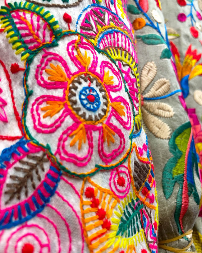Lee & Pearl Went to ISRAEL — Part One. Join us as we explore Tel Aviv's history, architecture and amazing shopping — including the Old Jaffa flea market, Carmel Market, Levinksy Market, HaTikva Market, the weird and wonderful Dizengoff Center and the Nahalat Binyamin Street textile district, where we purchased fabulous fabric! Stay tuned next week as we venture out of Tel Aviv to Caesarea, Haifa and of course – Jerusalem.
